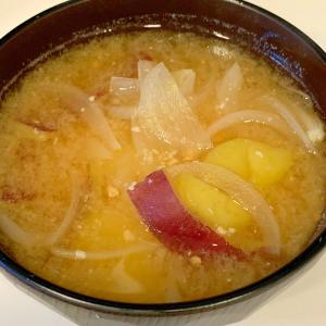 さつまいもと玉ねぎの味噌汁 レシピ 作り方 By Banbe 楽天レシピ