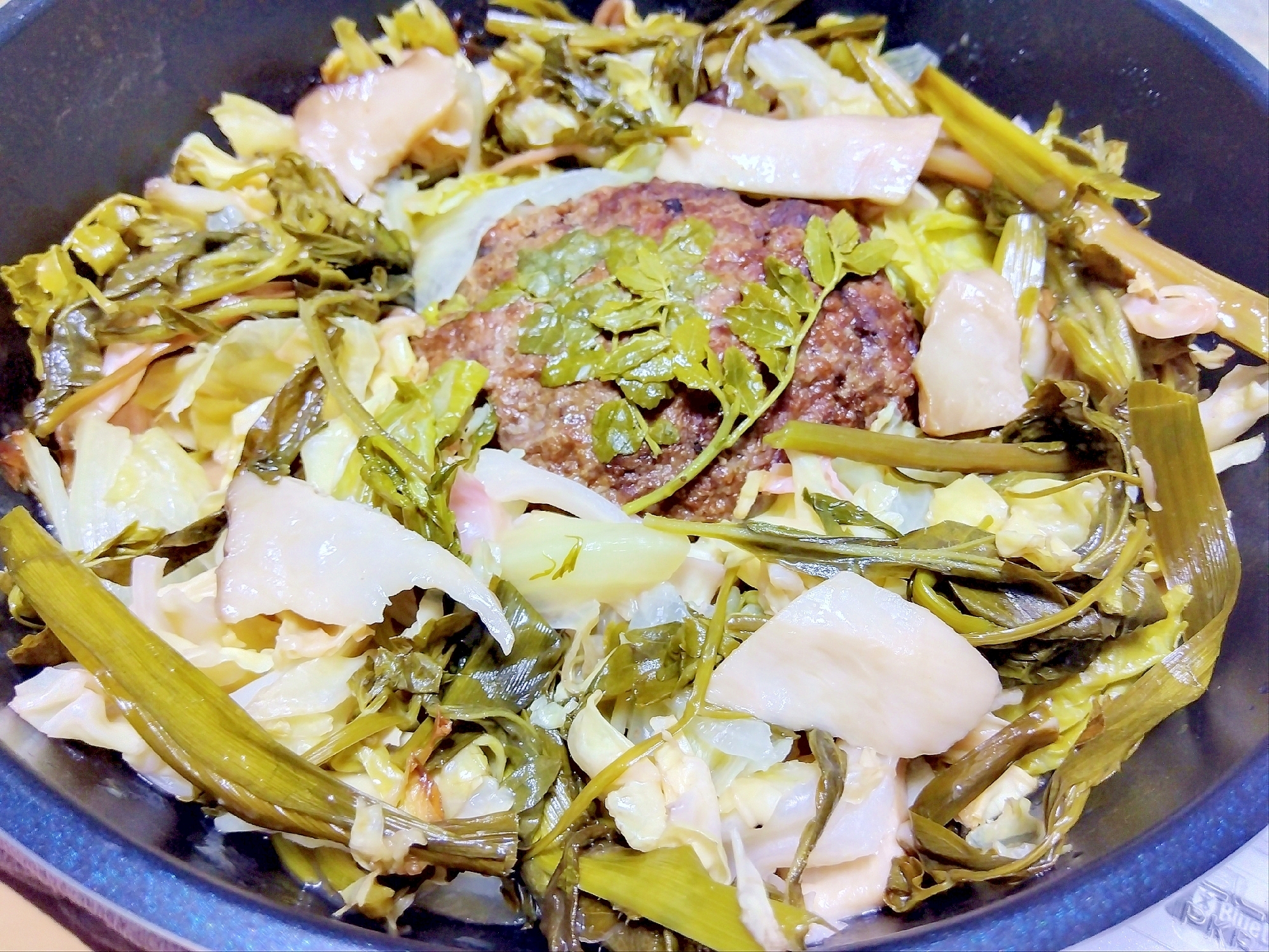 野草キャベツえりんぎレタスの和風ハンバーグ蒸し煮