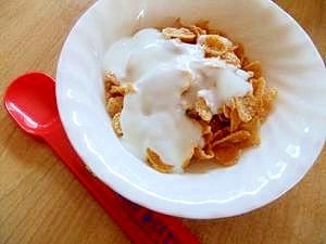 さっぱり ヨーグルトソースで食べるコーンフレーク レシピ 作り方 By ゆみし 楽天レシピ さっぱり ヨーグルトソースで食べるコーンフレーク レシピ 作り方 By ゆみし 楽天レシピ