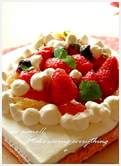 フルーツたっぷりケーキ