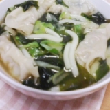 生姜入り★餃子とワカメのうどん