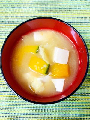 かぼちゃとキャベツと豆腐のお味噌汁 レシピ 作り方 By Kaede 楽天レシピ