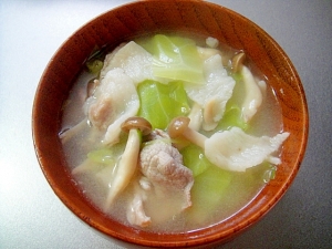 キャベツとしめじ豚肉の味噌汁 レシピ 作り方 By Mint74 楽天レシピ