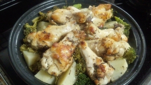 タジン鍋で　豚と野菜の簡単ヘルシー蒸鍋