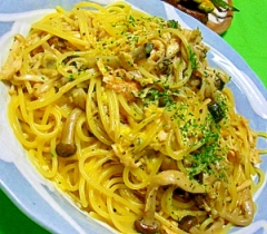 鶏のささみとキノコの和風カルボナーラ