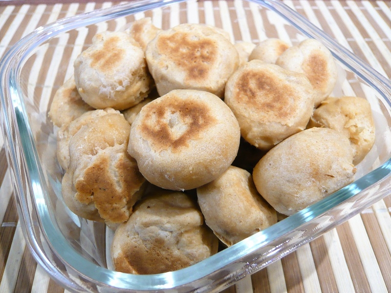 容器に入った、きな粉と豆腐のプチパン