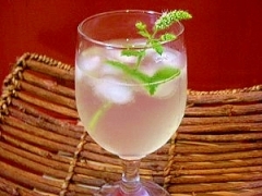 ミントティー苦手な私が飲む☆ハニーミントシロップ