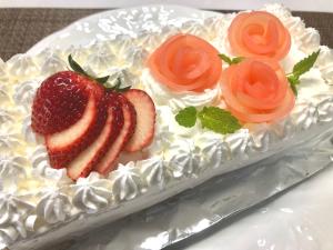 お祝いに 苺と白桃のデコレーションケーキ レシピ 作り方 By 善ちゃん 楽天レシピ