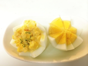 ゆで卵の飾り切り ゆで卵のお花のカップサラダ レシピ 作り方 By Ajisai624 楽天レシピ