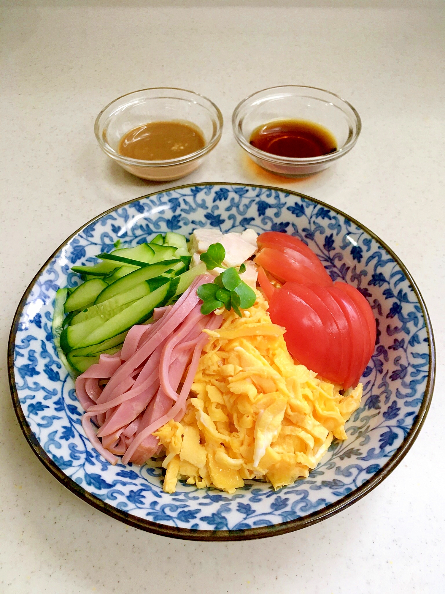 ２種類のたれ！冷やし中華♡醤油だれと胡麻だれ