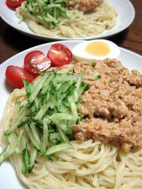マヨゴマ風味 簡単 冷やしジャージャー麺 レシピ 作り方 By ｙａｍａｔ 楽天レシピ