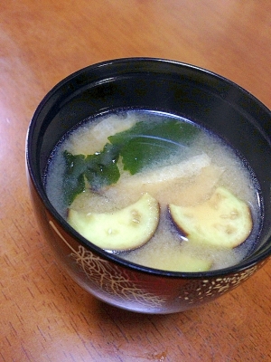 茄子とわかめと油揚げのお味噌汁 レシピ 作り方 By Tukuyo93 楽天レシピ