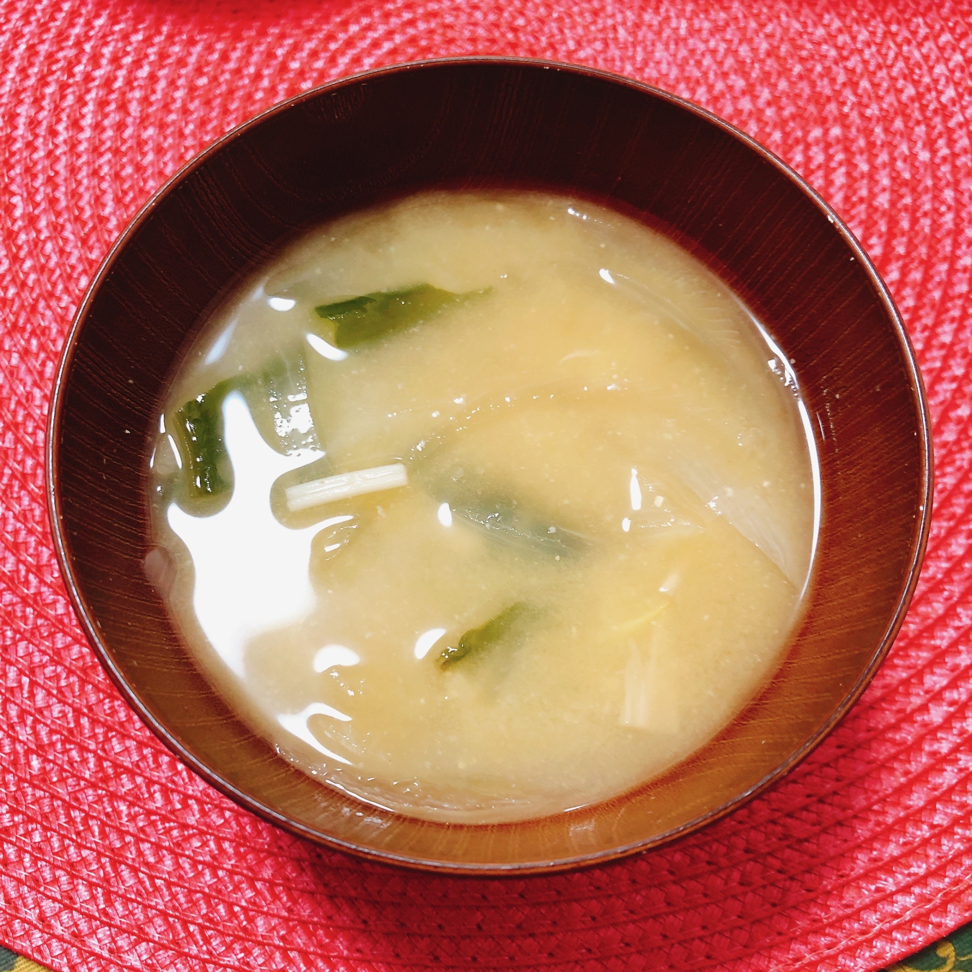 玉ねぎえのきの味噌汁