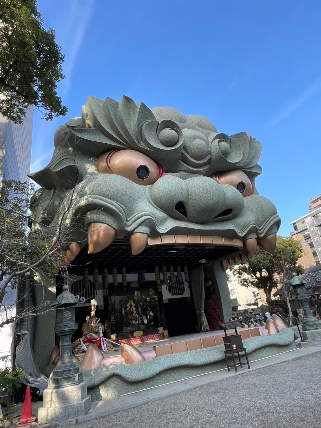 (笑衆。）