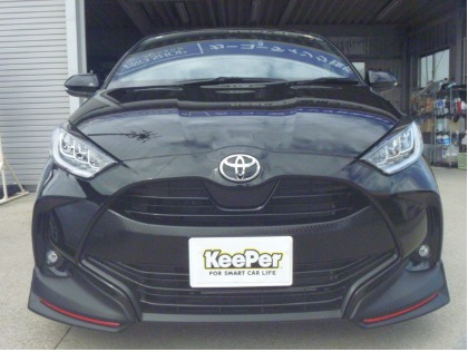 ヤリス(トヨタ)のエコダイヤキーパー【ダイヤ級の艶に、雨が洗うエコ性能をプラス。】