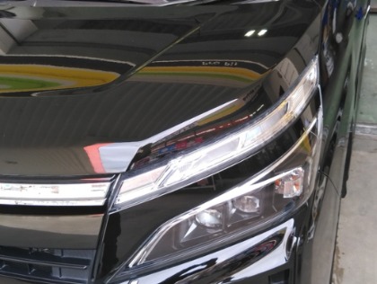 ヴォクシー(トヨタ)のクリスタルキーパー