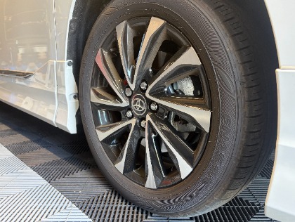 ノア(トヨタ)の純水手洗い洗車【DETAIL　WASH】