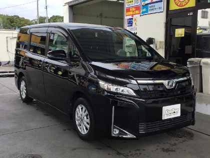 ヴォクシー(トヨタ)の【10月施工限定特典付】Wダイヤモンドキーパー→20%OFF!!さらに樹脂フェンダーキーパー無料！！(※代車無料貸し出し）