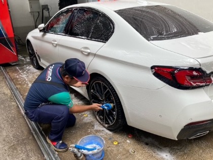 5シリーズセダン(BMW)の手洗い洗車