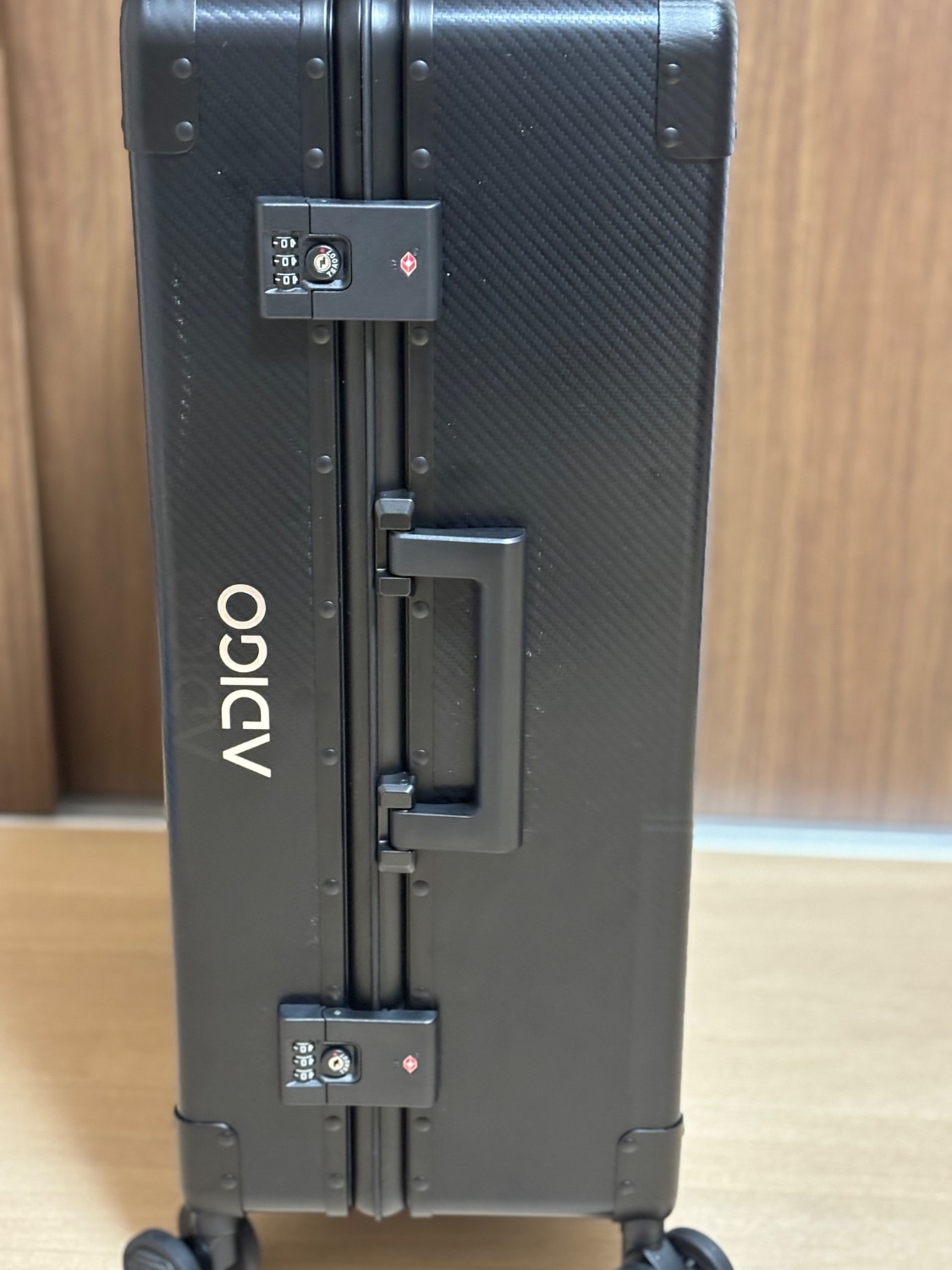 ADIGO アルミ製　キャリーケース Amazon | [ADIGO] スーツケース 日本製 アルミニウム 合金 スーツ