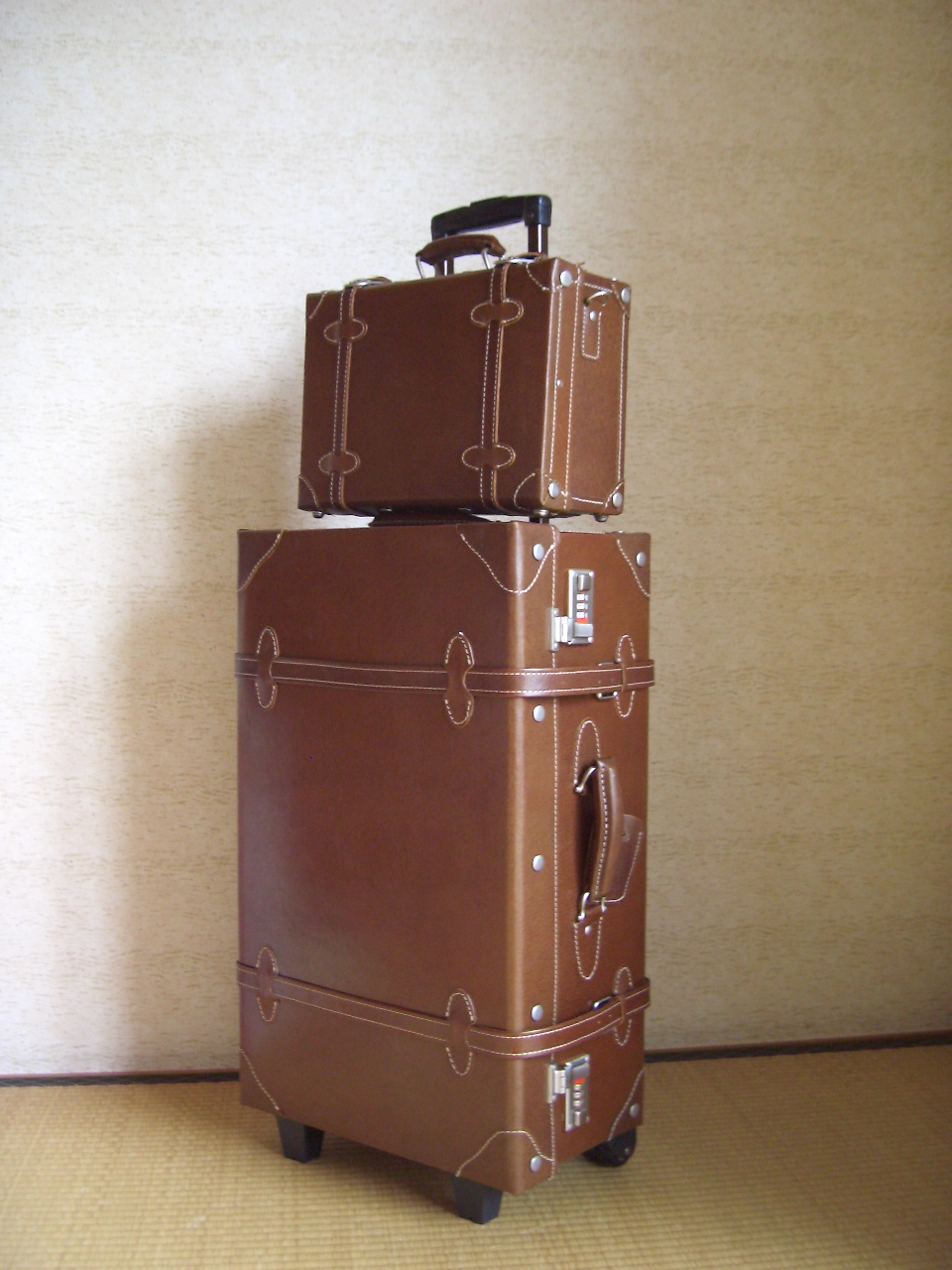 ユーラシアトランク キャリーケース スーツケース 黒 ピンクの+