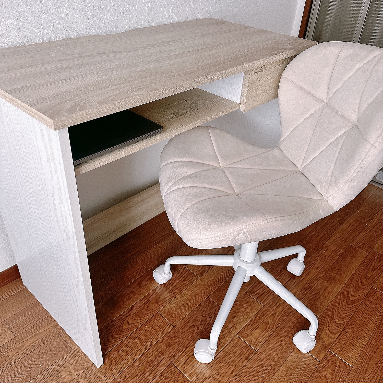 購入者さんさんの☆20％OFFクーポン配布中☆パソコンデスク 幅90 奥行44cm 引き出し デスク 木製 机 pcデスク 90cm幅  学習デスク 収納 コンパクト 子供 学習机 おしゃれ 勉強机 大人 引出し ネイルデスク 北欧 ミッドセンチュリー 男前 アジアン スリム ...