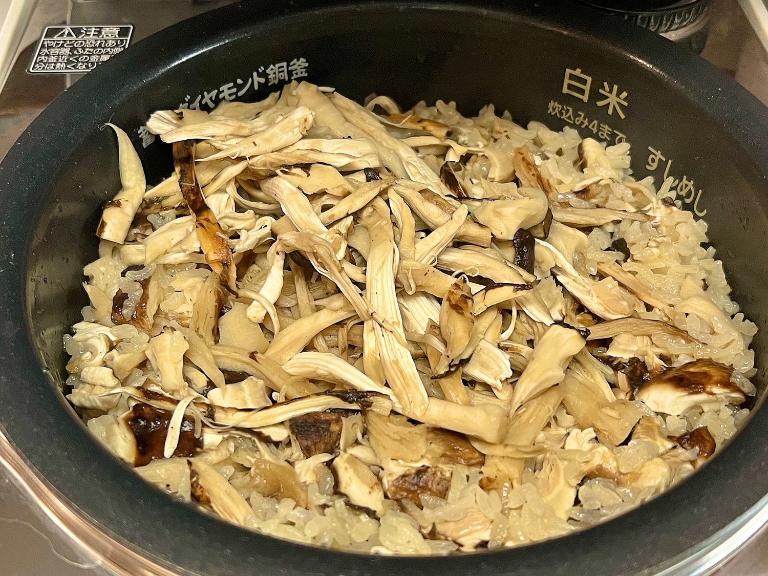 中国産 松茸 約1kg 大きさおまかせ つぼみ 中椀 送料無料
