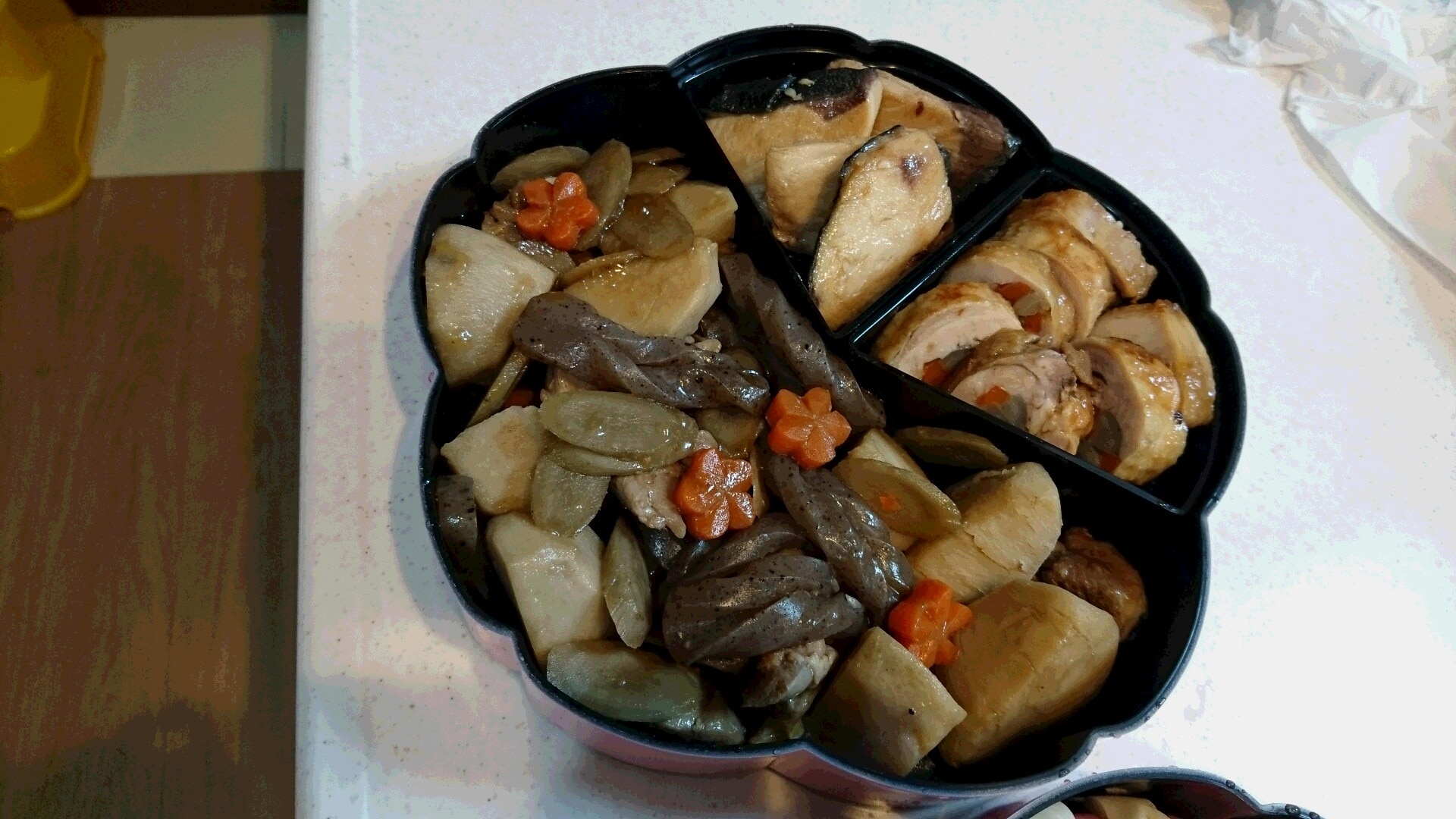 重箱 二段 桜型 7.5寸 23cm 3人用〜4人用 仕切り付き 2600ml 1300ml x 2段 2段重 二段重  桜型重箱 初桜 重箱レビュー レビュー画像11