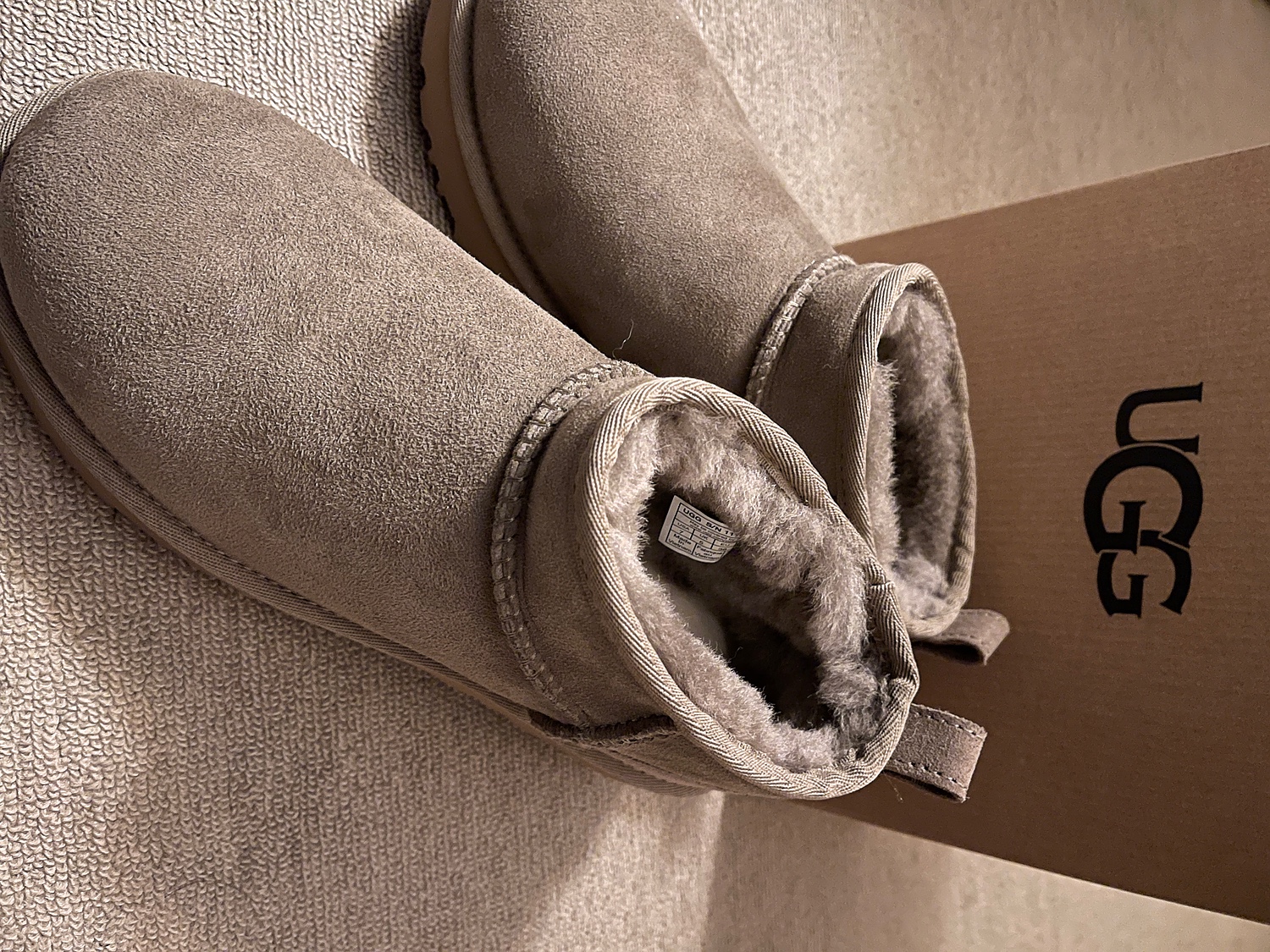 楽天市場】UGG アグ ブーツ ムートン クラシック ウルトラ ミニ