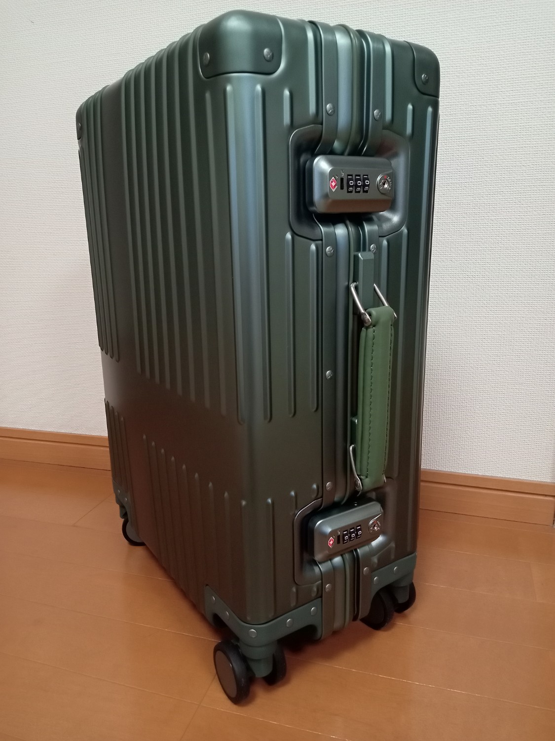 楽天市場】イノベーター スーツケース innovator inv1811stp 36L