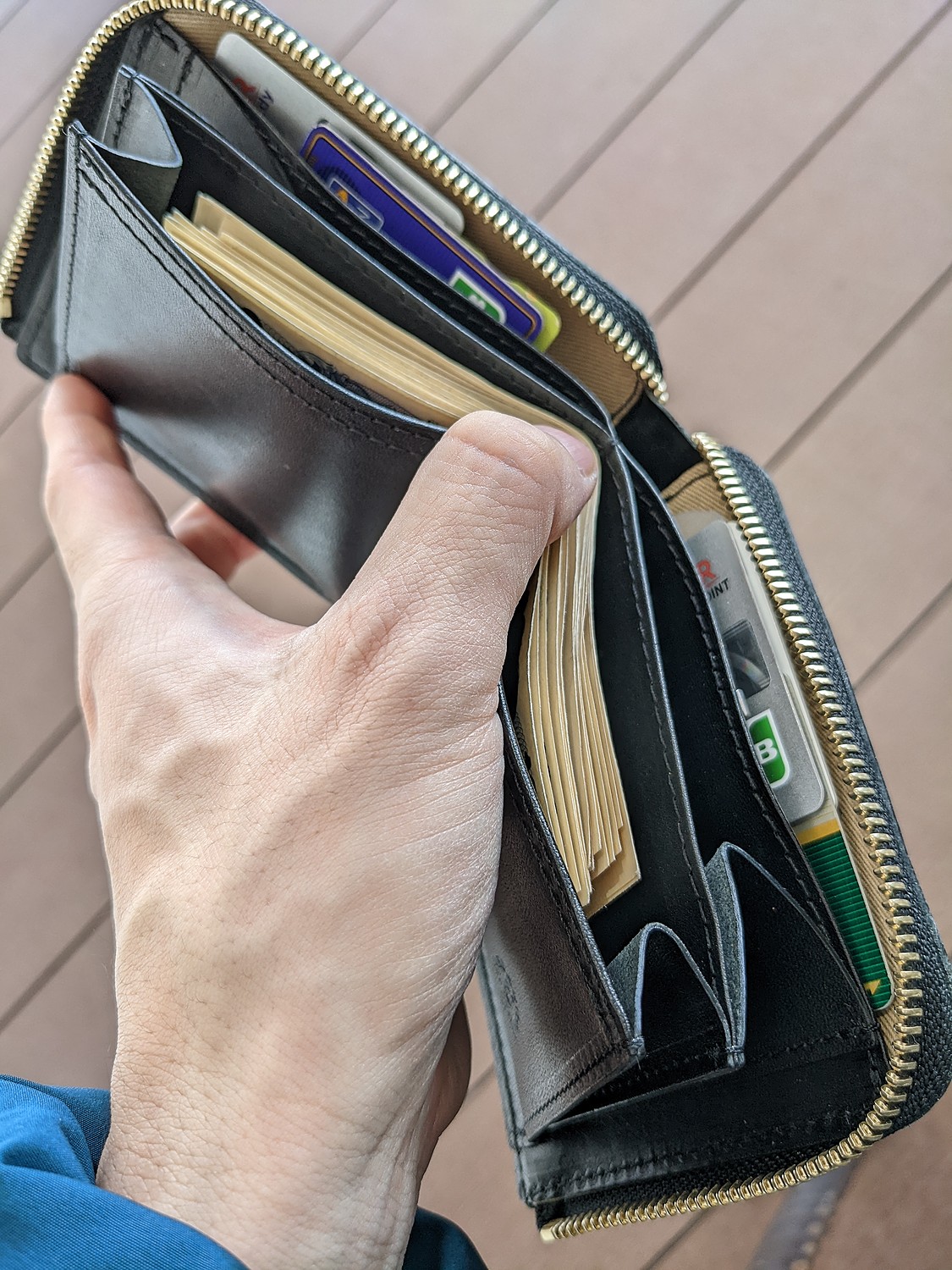 楽天市場】yuuysさんさんの財布 二つ折り 大きく開く小さな財布