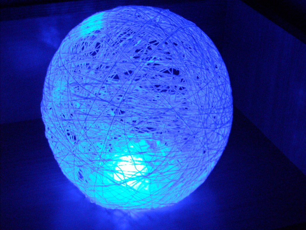 楽天市場 Led ライト まるで氷 癒し系ledライト ボタンを押すごとに7色に光る とってもかわいいキューブ型のランプ 工作キット 夏休み 工作 Led キューブ ランプ Led イルミネーション 小学生 低学年 小学校 夏休み 工作 自由研究 自由工作 図画工作 学校教材