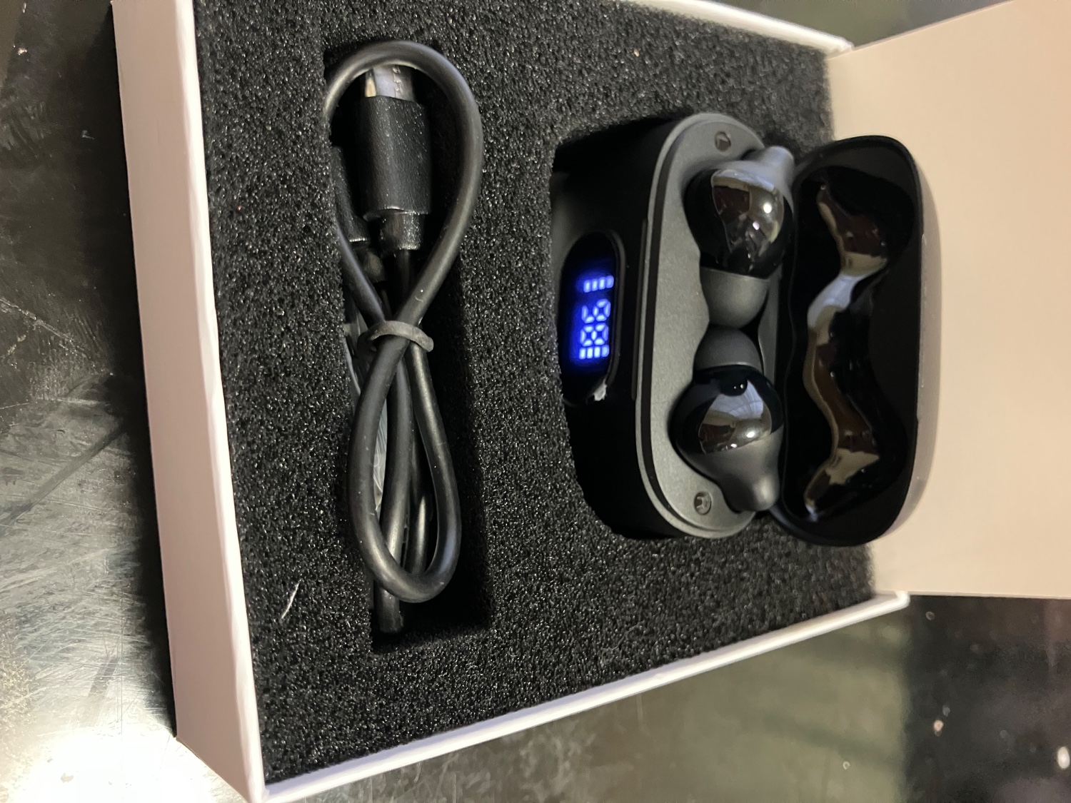 ホワイト イヤホンケース 蓋付き オーディオ機器