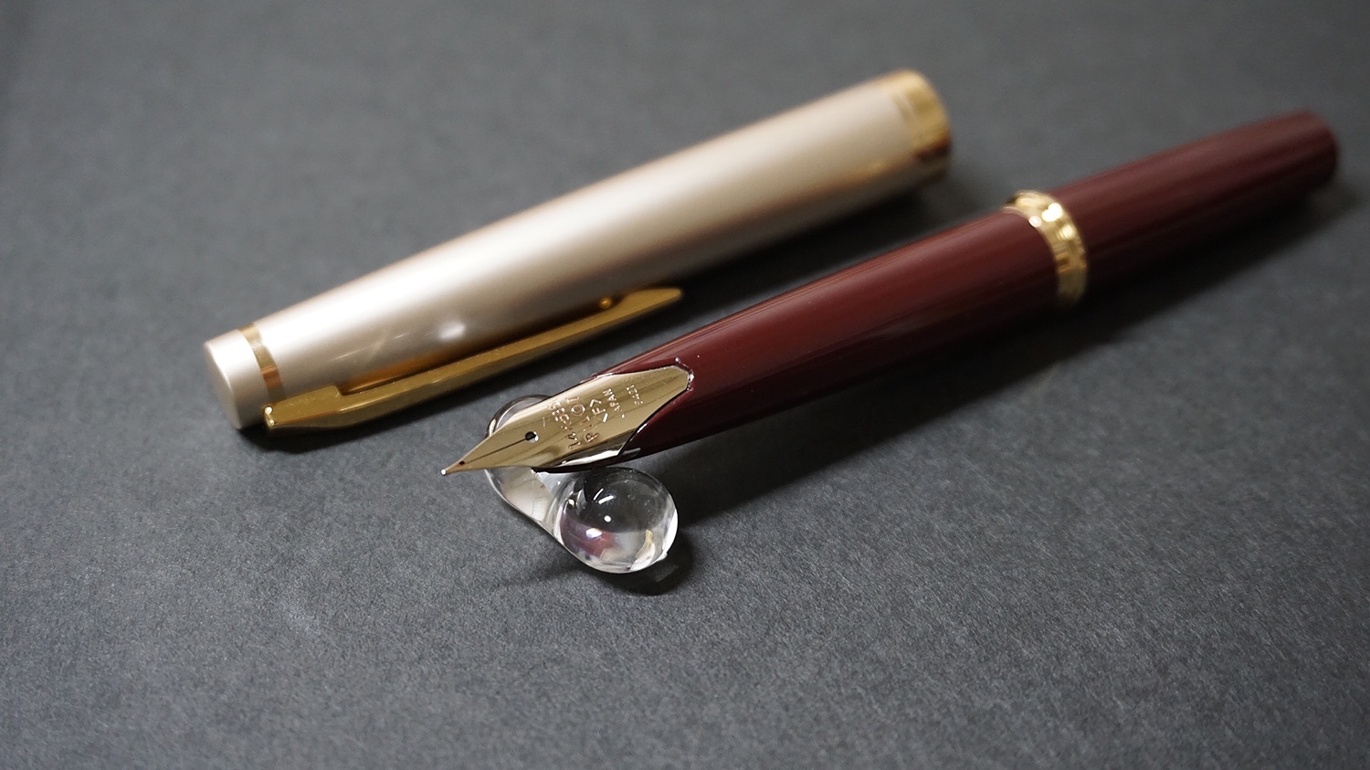 楽天市場】ショートタイプ万年筆 エリート95s 細字（F）PILOT（パイロット）140-FES-1MM-B/DR-F 【送料無料※】ロングセラー  人気 老若男女 敬老 敬老の日 ギフト プレゼント(倉敷文具RUKARUKA) | みんなのレビュー・口コミ