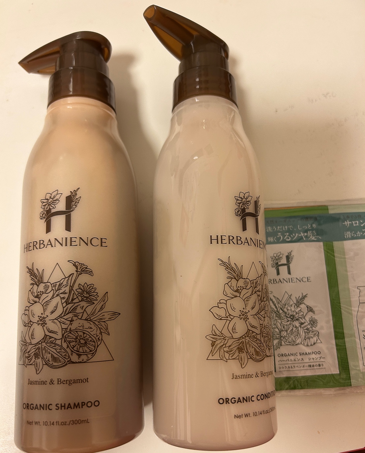 れ*お様 【新品】ハーバニエンス シャンプー コンディショナー 4本セット☆ sakura-forest_herbgarden-refull