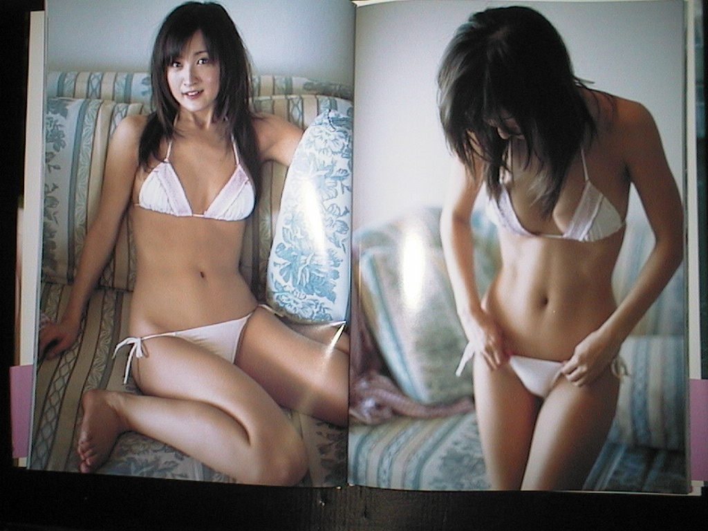 小松彩夏 写真集「Ｃｈｅｅｅｅｅｅｚ」直筆サイン入り（美品） Yahoo!オークション - 小松彩夏 直筆サイン入り写真集「Cheeeeeez」