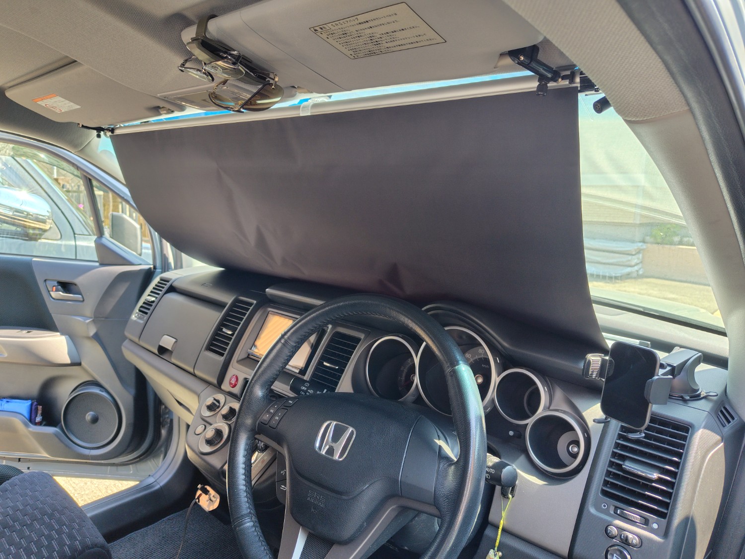 楽天市場】サンシェード 車 シンシェード 常時取付型 フロント