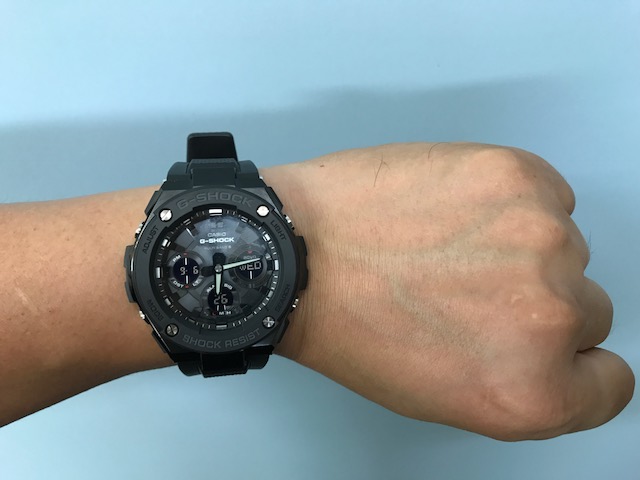 日本産】【日本産】G-SHOCKジーショックG-STEEL GST-W100G-1BJF ブラック 腕時計(デジタル) 