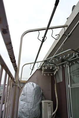 楽天市場 ベランダ物干し台 ベランダ固定型 物干しスタンド ベランダ25角シャンパンゴールド色 取り付け金具付き 2つ穴4枚 左右2本1台分セット マンション型 物干し 屋外 日よけ 目隠し 物干しざお 洗濯台 おしゃれ 日本製 国内自社工場製造 物干し専門店きらら 楽天市場 ベランダ物干し台 ベランダ固定型 物干しスタンド ベランダ25角シャンパンゴールド色 取り付け金具付き 2つ穴4枚 左右2本1台分セット マンション型 物干し 屋外 日よけ 目隠し 物干しざお 洗濯台 おしゃれ 日本製 国内自社工場製造 物干し専門店きらら