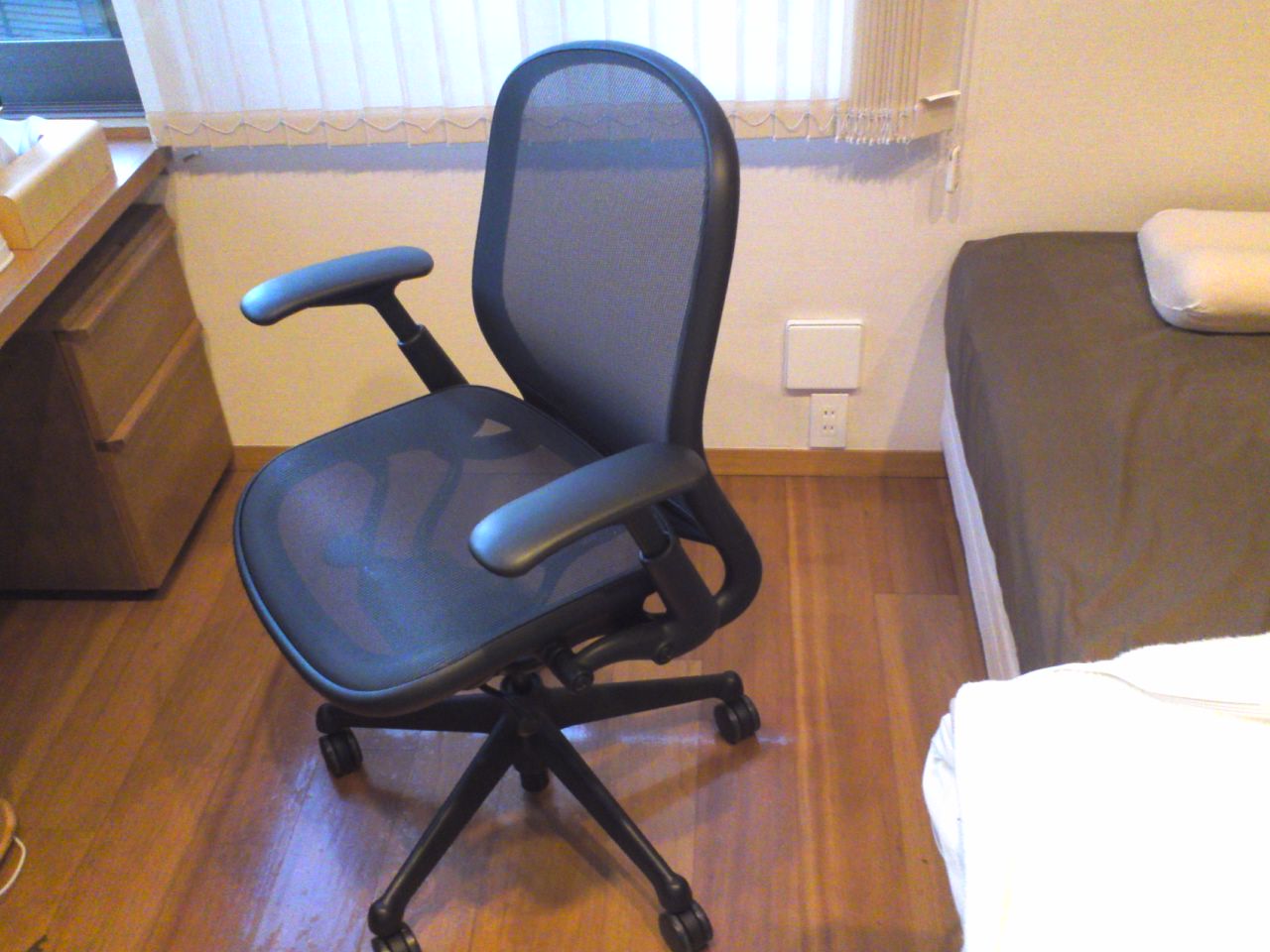 Knoll ノール チャドウィックチェア メッシュ  ブラック Knoll ノール チャドウィックチェア メッシュ ブラック Amazon