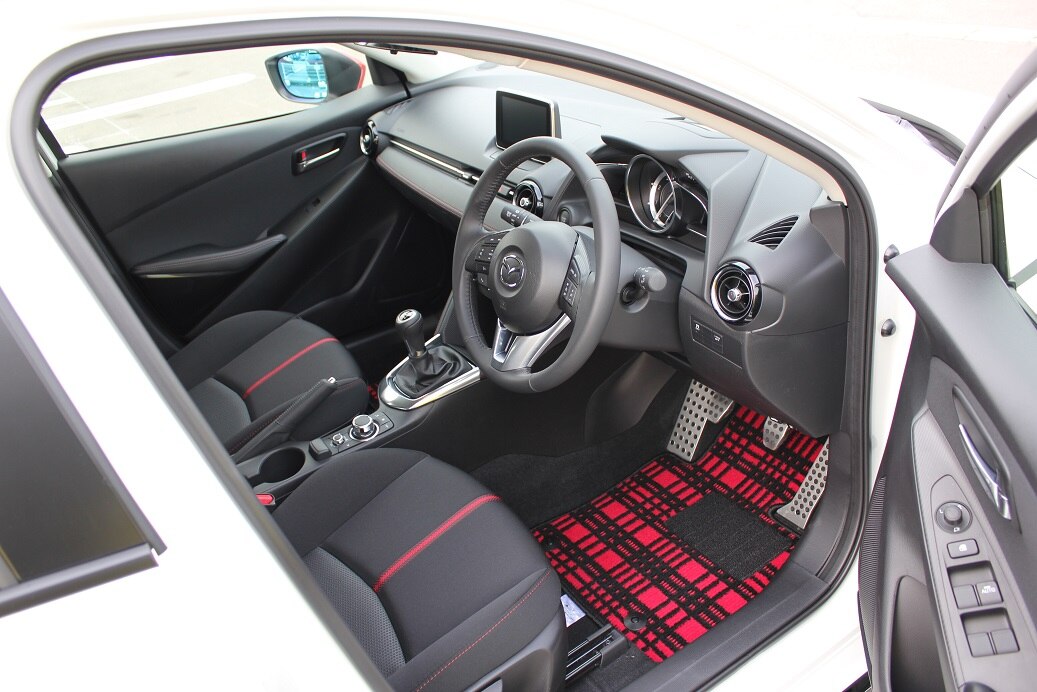マツダ DEMIO デミオ DJ系 フロアマット ◆ジェネラル HOTFIELD 光触媒抗菌加工 カーマット mazda デミオフロアマット HOTFIELD口コミ デミオDJ系カスタム レビュー画像9