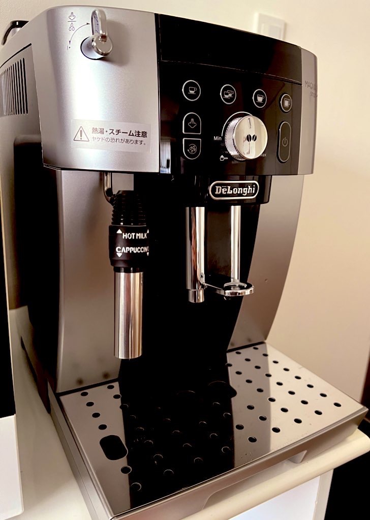 デロンギ マグニフィカS 全自動コーヒーマシン [ECAM22112W