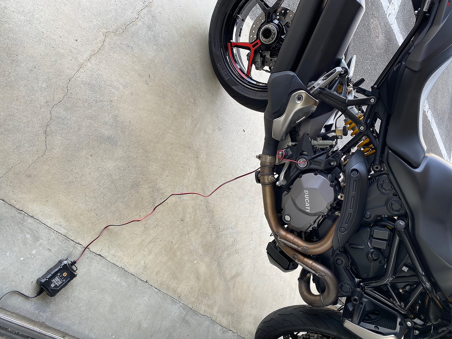 楽天市場】ドゥカティ対応バッテリー充電器（6V/12V切替式