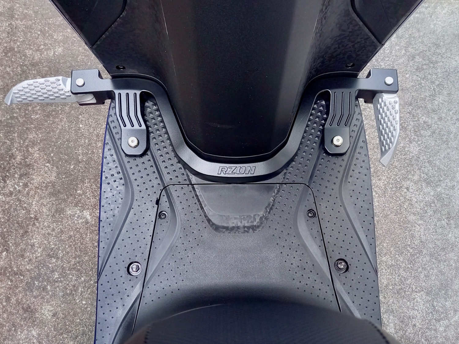 ホンダ ディオ110用 ステップバー DIO110(JK03) フットレスト 楽天市場】ホンダ ディオ110用 ステップバー HONDA DIO110(JK03) 足元