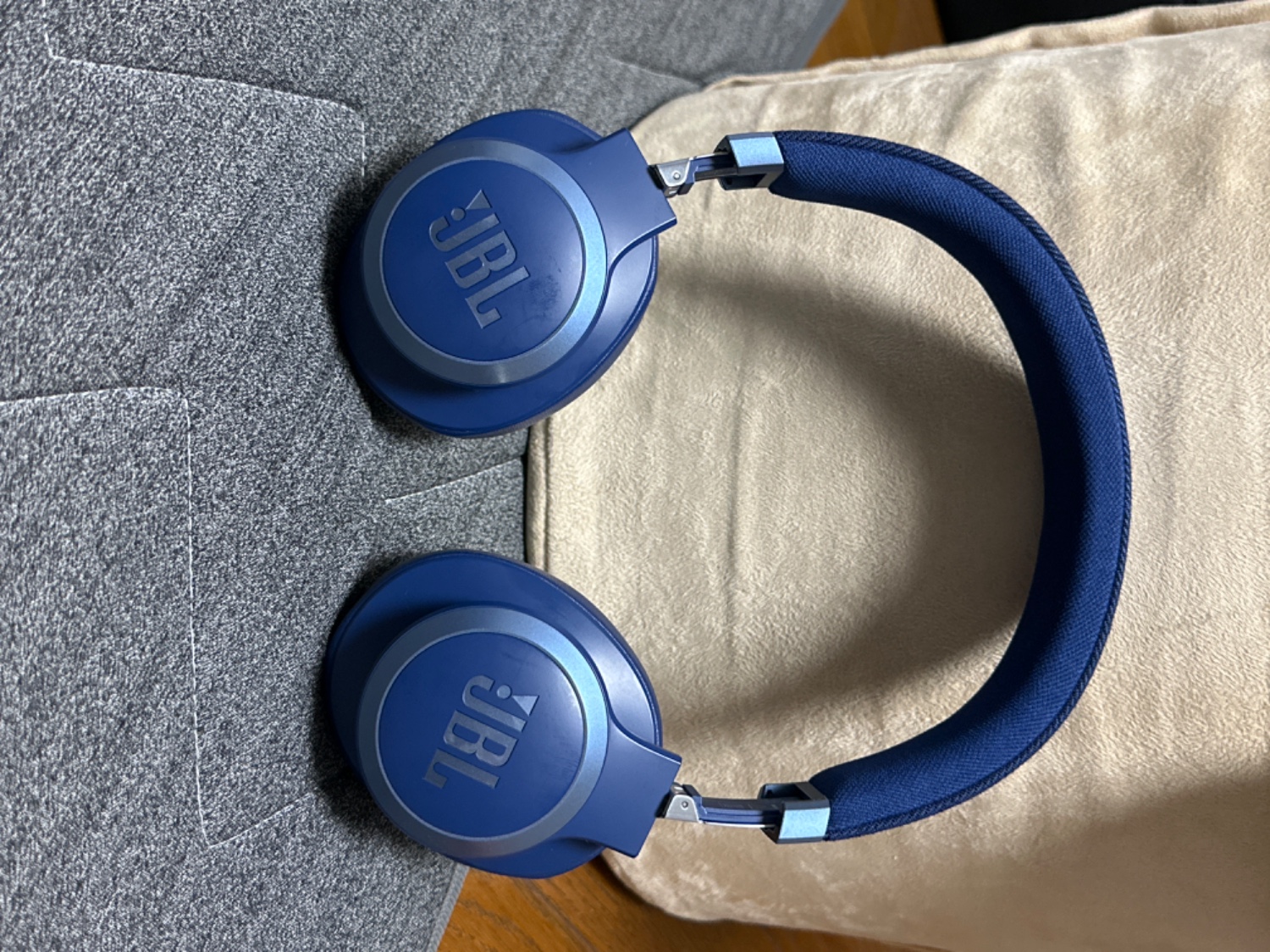 楽天市場】JBL ワイヤレスノイズキャンセリングヘッドホン Live