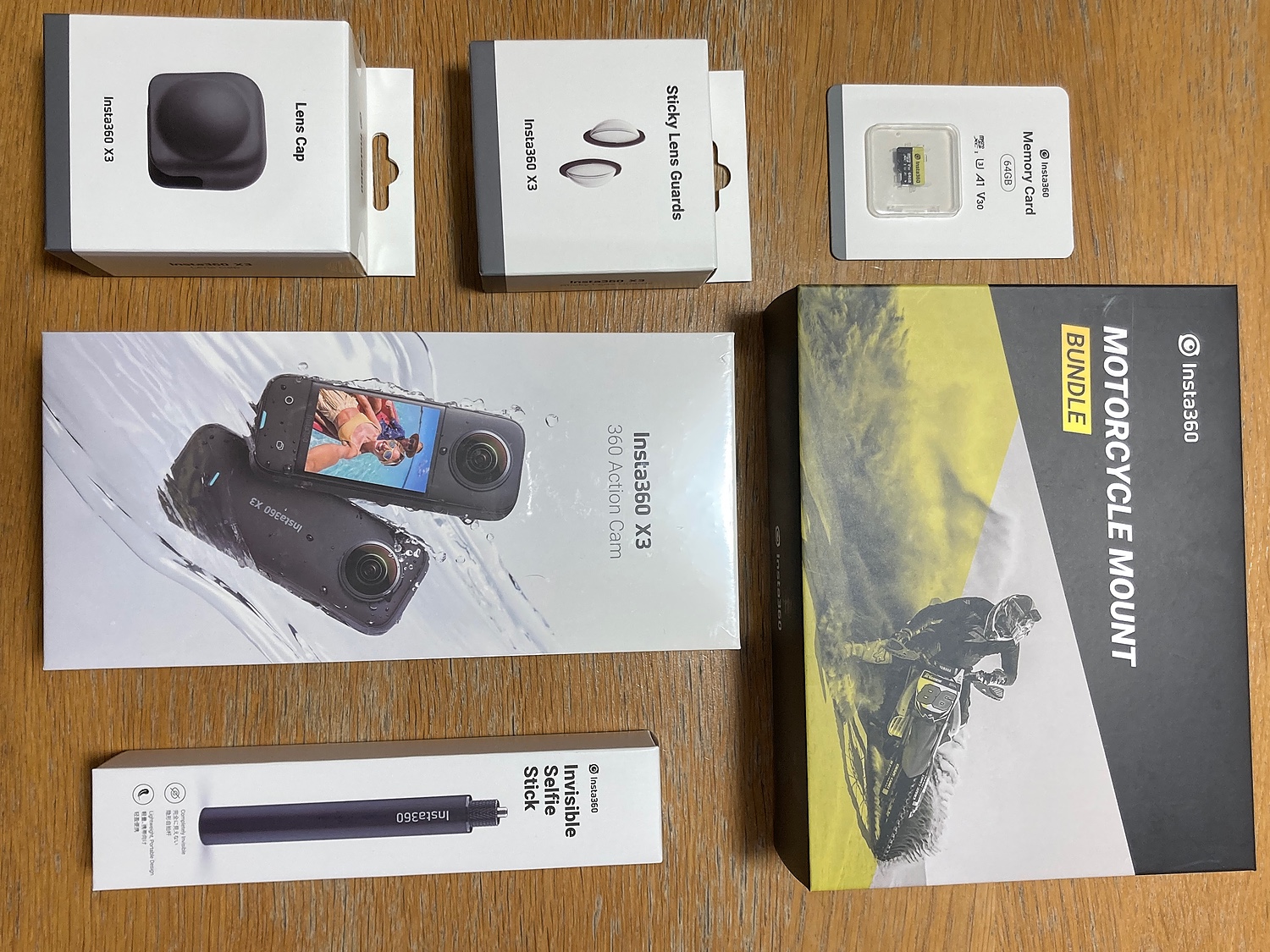 Insta360 X3 114cm自撮り棒キット |あす楽 360度カメラ アクションカメラ 2インチ48MPセンサー IPX8防水  5.7K360度動画 72MP360度写真 手ブレ補正 アクティブHDR 4K一人称視点 60fps自撮り 水平維持 AI編集 音声制御