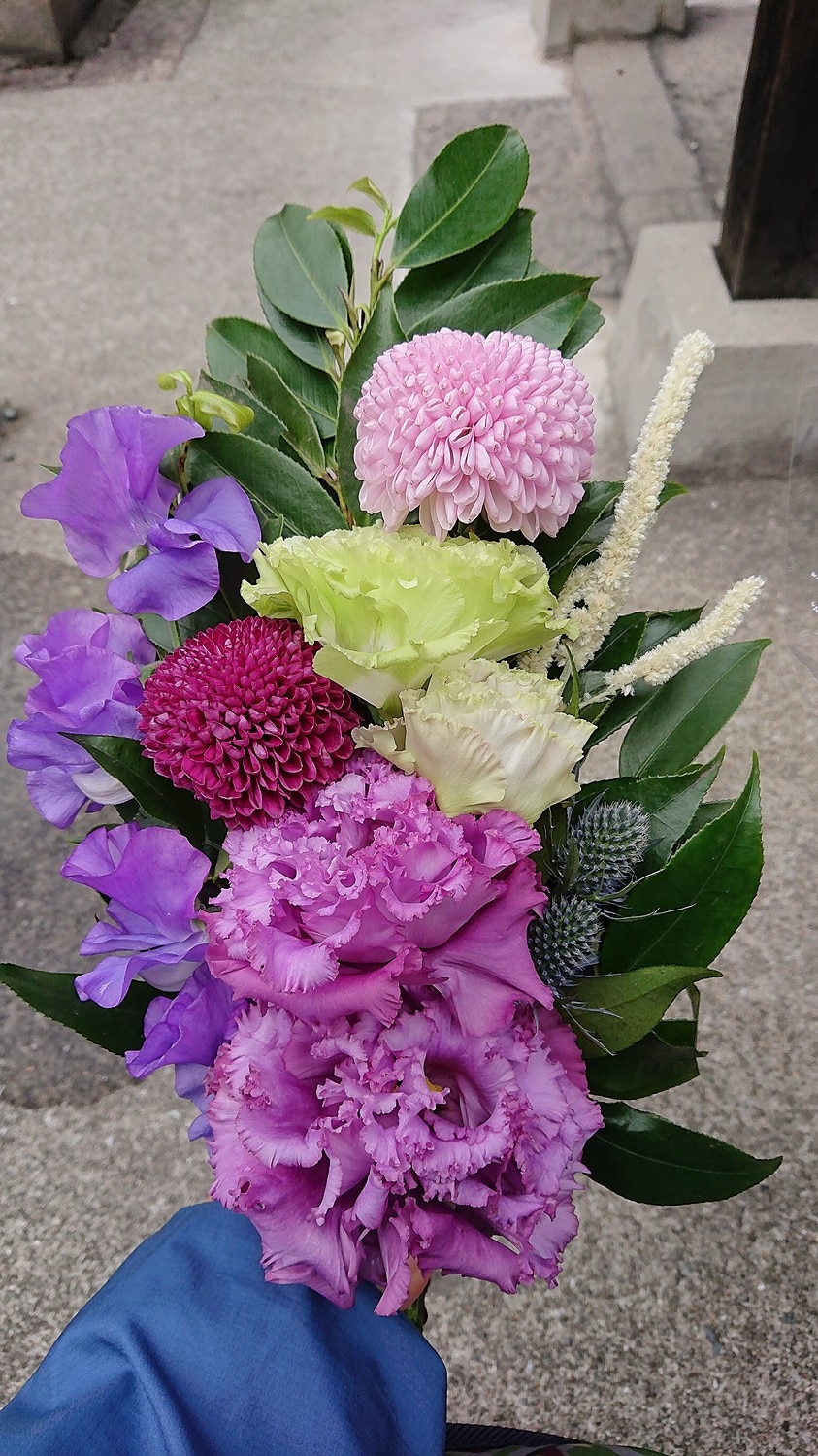 楽天市場 お彼岸 オリジナルな生花のお墓参りの花 墓花 1個 お供え花 洋花を使った旬のおまかせ供花 生花 仏花 お供え お悔やみ 仏事 法事 命日 一周忌 法要 お彼岸 お花 喪中見舞い 花束 立札 カード日付指定 ノイフラワーレガーロ みんなのレビュー 口コミ 楽天市場 お彼岸 オリジナルな生花のお墓参りの花 墓花 1個 お供え花 洋花を使った旬のおまかせ供花 生花 仏花 お供え お悔やみ 仏事 法事 命日 一周忌 法要 お彼岸 お花 喪中見舞い 花束 立札 カード日付指定 ノイフラワーレガーロ みんなのレビュー 口コミ