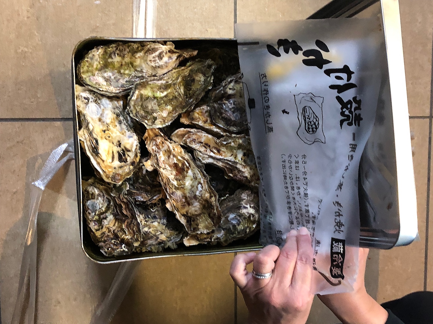 楽天市場】【ふるさと納税】魚介類 牡蠣／能登かき 殻付牡蠣 一斗缶/約