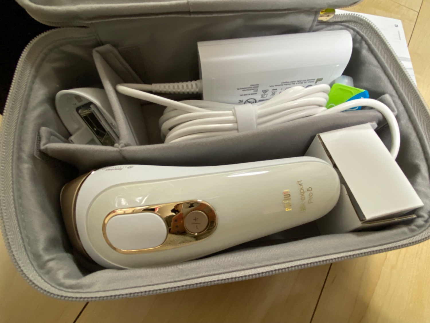 BRAUN 脱毛器 収納ケース付き thumb_pl5257_01.jpg