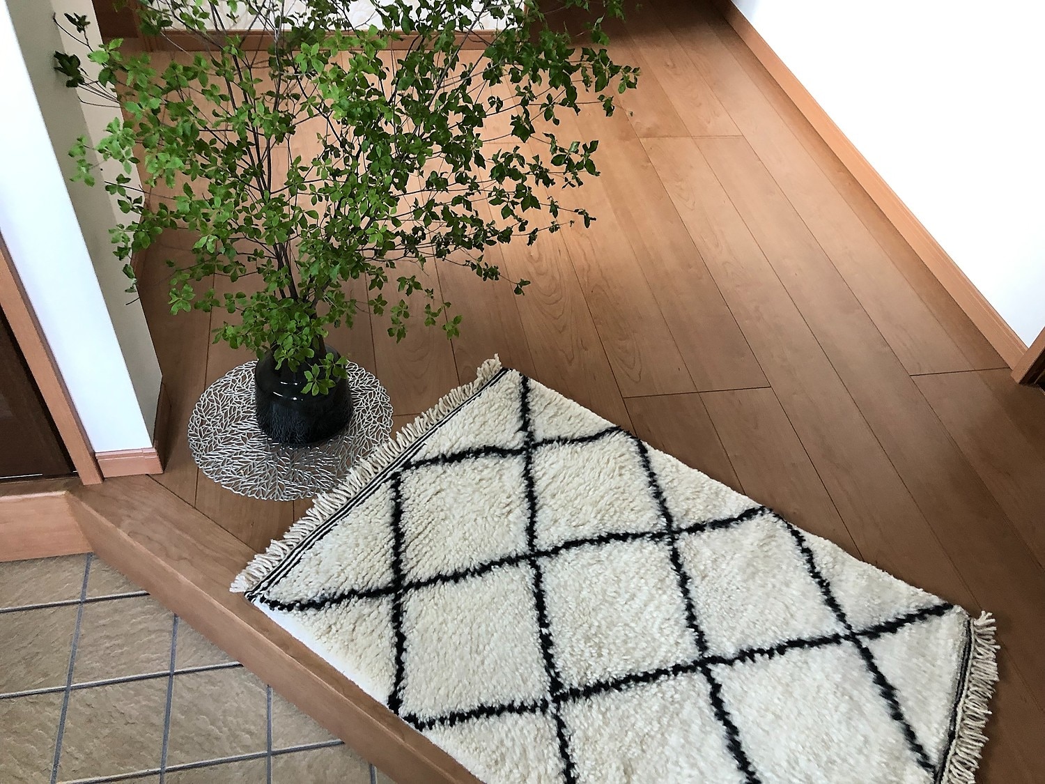 楽天市場 お届日に合わせて仕入れて新鮮なお花を発送 生花 ドウダンツツジ 枝物 1m程度 5本 お届日 7 30まで 花材通販はなどんやアソシエ みんなのレビュー 口コミ